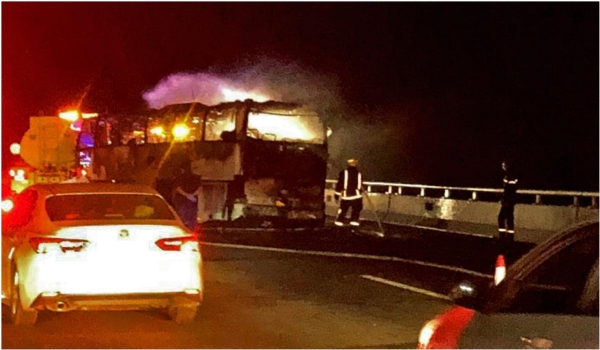 சவுதி பேருந்து விபத்தில் 42 இந்தியர்கள் உயிரிழப்பு - 24 மணிநேர கட்டுப்பாட்டு மையம் குறித்து இந்திய தூதரகம் தகவல் சவுதி பேருந்து விபத்தில் 42 இந்தியர்கள் உயிரிழப்பு - 24 மணிநேர கட்டுப்பாட்டு மையம் குறித்து இந்திய தூதரகம் தகவல்