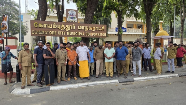 Protesting the dismissal of Coimbatore Corporation sanitation vehicle drivers, their fellow drivers have launched a sit-in protest. Protesting the dismissal of Coimbatore Corporation sanitation vehicle drivers, their fellow drivers have launched a sit-in protest.