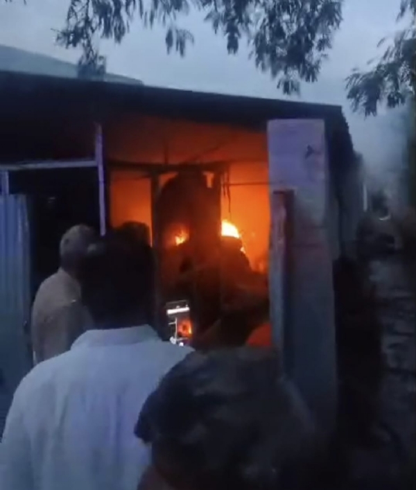 Fire accident at a cotton warehouse in Irugoor, Coimbatore: The fire was brought under control by the fire department after a half-hour battle. Fire accident at a cotton warehouse in Irugoor, Coimbatore: The fire was brought under control by the fire department after a half-hour battle.
