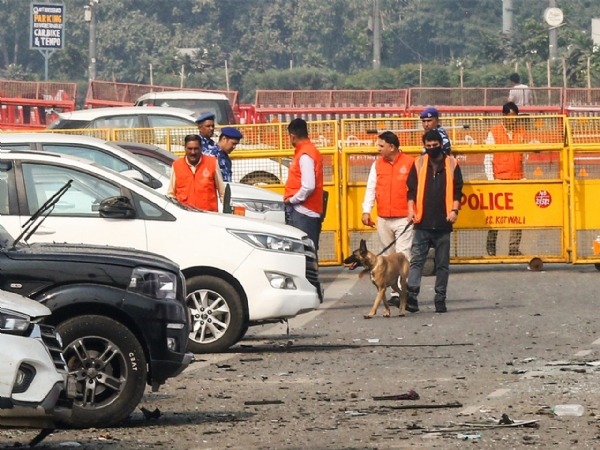 டெல்லி கார் குண்டுவெடிப்பு வழக்கில் மேலும் 4 பேரை கைது டெல்லி கார் குண்டுவெடிப்பு வழக்கில் மேலும் 4 பேரை கைது