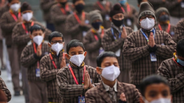 டெல்லியில் காற்று மாசு எதிரொலி -  பள்ளிகளில் வகுப்பறைக்கு வெளியிலான நிகழ்வுகளுக்கு தடை