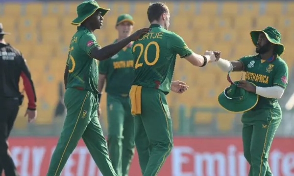இந்தியா உடனான ஒரு நாள் மற்றும் டி20 தொடருக்கான தென் ஆப்பிரிக்க அணி அறிவிப்பு