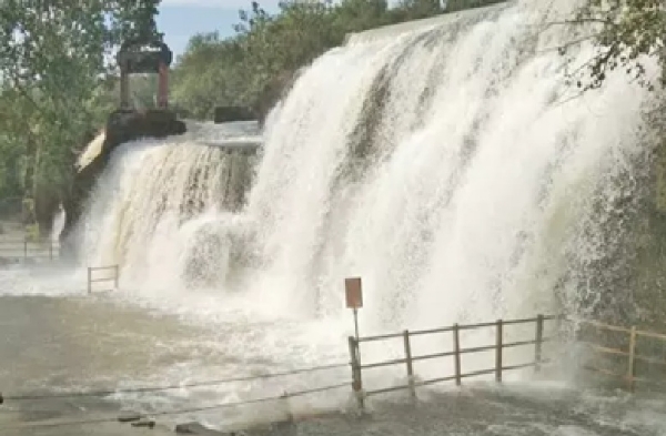 திற்பரப்பு அருவியில் சுற்றுலா பயணிகள் குளிக்க தடை