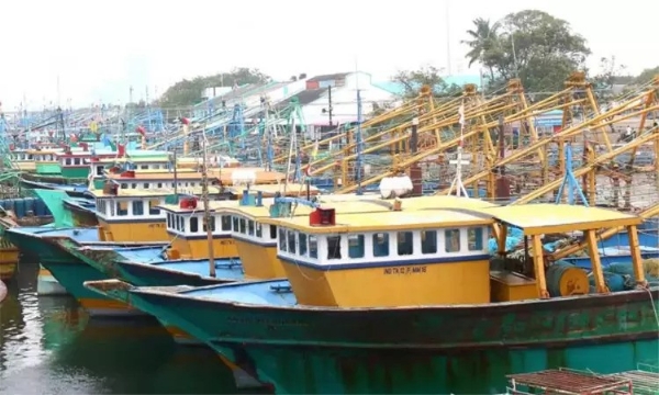 புதிய காற்றழுத்த தாழ்வு பகுதி காரணமாக தூத்துக்குடியில் கனமழை எச்சரிக்கை - மீனவர்கள் 25ம் தேதி வரை கடலுக்கு செல்ல தடை