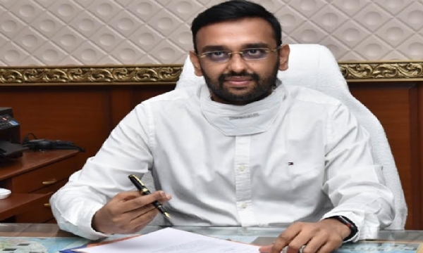 நாகூர் தர்கா கந்தூரி விழாவை முன்னிட்டு டிச 1 ஆம் தேதி நாகப்பட்டினம் மாவட்டதிற்கு உள்ளூர் விடுமுறை அளித்து ஆட்சியர் உத்தரவு