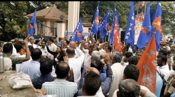 A massive protest demonstration was held by the SMS United Association of the Tamil Nadu Electricity Board Workers and Engineers Congress Party.