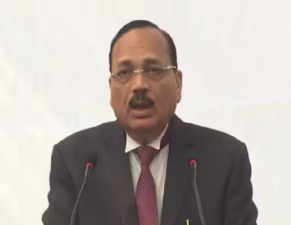 உச்சநீதிமன்ற பார் கவுன்சிலில் அரசியலமைப்பு தின விழா - தலைமை நீதிபதி சூர்யகாந்த் பங்கேற்பு