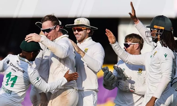 2-வது மற்றும் கடைசி டெஸ்ட் போட்டி - இந்திய அணியை 408 ரன்கள் வித்தியாசத்தில் வெற்றி பெற்று ஒயிட்வாஷ் செய்த தென் ஆப்பிரிக்கா 2-வது மற்றும் கடைசி டெஸ்ட் போட்டி - இந்திய அணியை 408 ரன்கள் வித்தியாசத்தில் வெற்றி பெற்று ஒயிட்வாஷ் செய்த தென் ஆப்பிரிக்கா