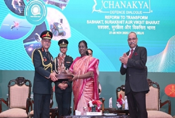 இந்தியாவின் ஆயுதப் படைகள் அமைதியை விரும்புகின்றன - குடியரசுத் தலைவர் திரௌபதி முர்மு இந்தியாவின் ஆயுதப் படைகள் அமைதியை விரும்புகின்றன - குடியரசுத் தலைவர் திரௌபதி முர்மு