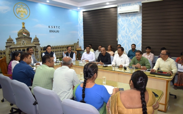 டெல்லி போக்குவரத்துக் கழக மேலாண்மை இயக்குநர் மற்றும் அதிகாரிகள் சந்திப்பு டெல்லி போக்குவரத்துக் கழக மேலாண்மை இயக்குநர் மற்றும் அதிகாரிகள் சந்திப்பு