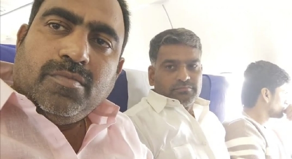 An Indigo flight from Chennai to Coimbatore was diverted to land in Bengaluru due to bad weather. The flight carries a large number of passengers, including former minister Sengottaiyan. An Indigo flight from Chennai to Coimbatore was diverted to land in Bengaluru due to bad weather. The flight carries a large number of passengers, including former minister Sengottaiyan.