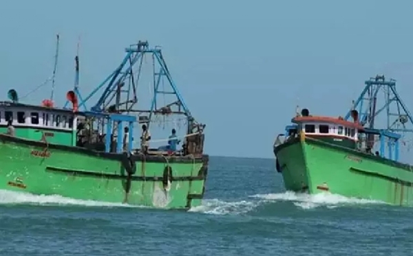 எல்லை தாண்டி மீன் பிடித்ததாக கைது செய்யப்பட தமிழக மீனவர்கள் 35 பேர் இன்று இலங்கை நீதிமன்றத்தில் ஆஜர்