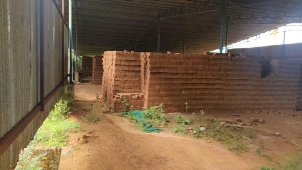 A person was found dead in a chamber in the Thadagam area, and the police have sent the body for post-mortem examination and are conducting an investigation. A person was found dead in a chamber in the Thadagam area, and the police have sent the body for post-mortem examination and are conducting an investigation.