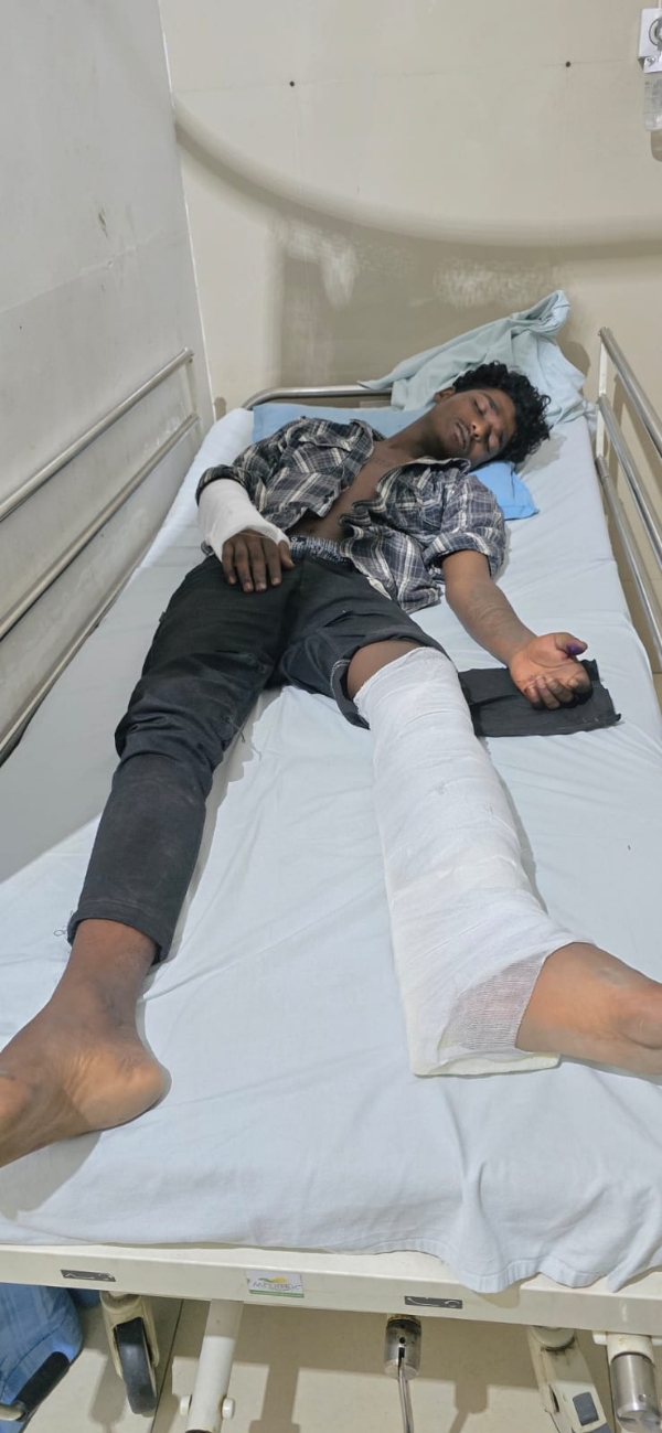 Two people who were selling drugs were caught — they fractured their legs after falling from a two-wheeler. Two people who were selling drugs were caught — they fractured their legs after falling from a two-wheeler.