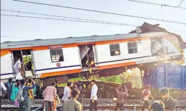 சத்தீஷ்கார் ரெயில் விபத்தின் பலி எண்ணிக்கை 11 ஆக உயர்வு சத்தீஷ்கார் ரெயில் விபத்தின் பலி எண்ணிக்கை 11 ஆக உயர்வு