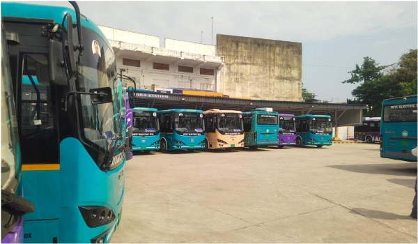 ஊதிய உயர்வு கோரி புதுவை மின்சார பேருந்து ஓட்டுனர்கள் போராட்டம் ஊதிய உயர்வு கோரி புதுவை மின்சார பேருந்து ஓட்டுனர்கள் போராட்டம்