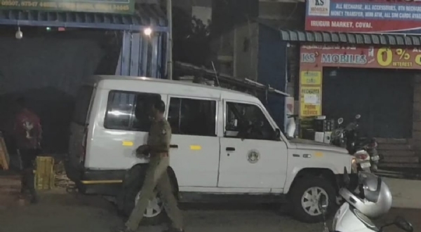 There were reports in Coimbatore of a possible woman kidnapping: CCTV footage showed a car speeding away with loud screams coming from inside, and the police have launched an investigation into the incident There were reports in Coimbatore of a possible woman kidnapping: CCTV footage showed a car speeding away with loud screams coming from inside, and the police have launched an investigation into the incident