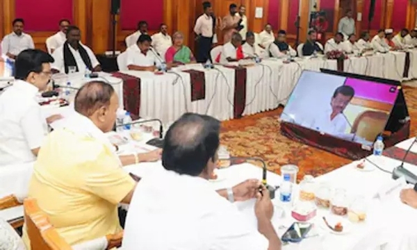 வரும் 11 ஆம் தேதி அனைத்து மாவட்ட தலைநகரங்களிலும் வாக்காளர் பட்டியல் சிறப்பு தீவிர திருத்தத்திற்கு எதிராக 12 திமுக கூட்டணி கட்சிகள் போராட்டம் அறிவிப்பு வரும் 11 ஆம் தேதி அனைத்து மாவட்ட தலைநகரங்களிலும் வாக்காளர் பட்டியல் சிறப்பு தீவிர திருத்தத்திற்கு எதிராக 12 திமுக கூட்டணி கட்சிகள் போராட்டம் அறிவிப்பு