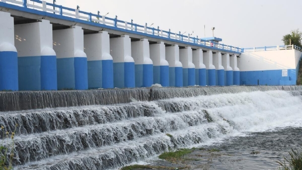 செம்பரம்பாக்கம் ஏரியில் கூடுதல் நீர் திறப்பு - அடையாறு ஆற்றின் கரையோர மக்களுக்கு வெள்ள அபாய எச்சரிக்கை செம்பரம்பாக்கம் ஏரியில் கூடுதல் நீர் திறப்பு - அடையாறு ஆற்றின் கரையோர மக்களுக்கு வெள்ள அபாய எச்சரிக்கை