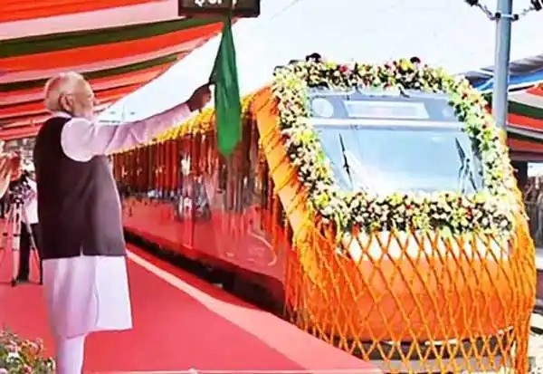 நாளை புதிதாக 4 வழித்தடங்களில் வந்தே பாரத் ரயில்கள் இயக்கம் - பிரதமர் மோடி கொடியசைத்து துவக்கி வைக்கிறார் நாளை புதிதாக 4 வழித்தடங்களில் வந்தே பாரத் ரயில்கள் இயக்கம் - பிரதமர் மோடி கொடியசைத்து துவக்கி வைக்கிறார்