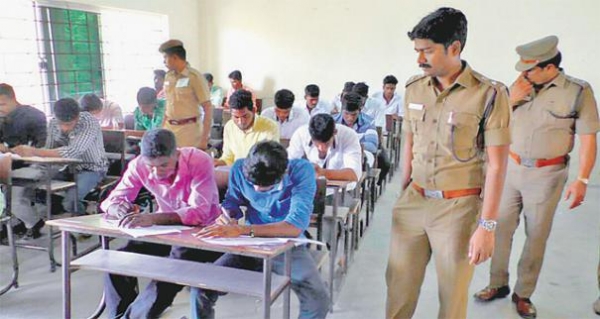 இன்று 2ஆம் நிலை காவலர் பணியிடங்களுக்கான எழுத்து தேர்வு இன்று 2ஆம் நிலை காவலர் பணியிடங்களுக்கான எழுத்து தேர்வு