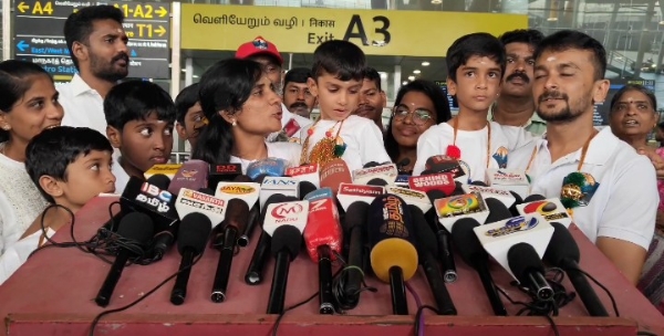 நடிகை குஷ்பூ நடிகை குஷ்பூ