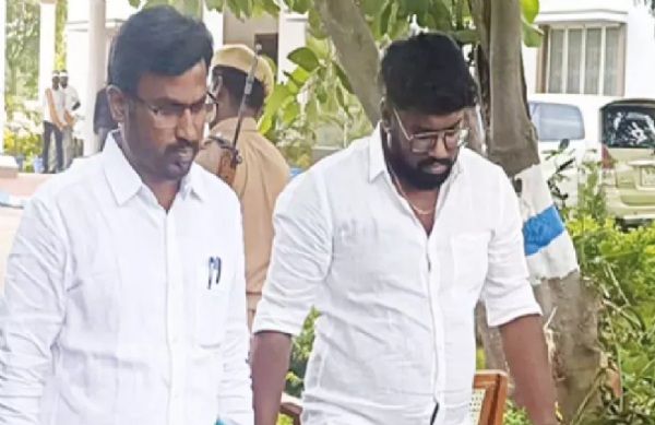 தவெக தலைமை அலுவலக ஊழியரிடம் மீண்டும் சி.பி.ஐ. விசாரணை தவெக தலைமை அலுவலக ஊழியரிடம் மீண்டும் சி.பி.ஐ. விசாரணை