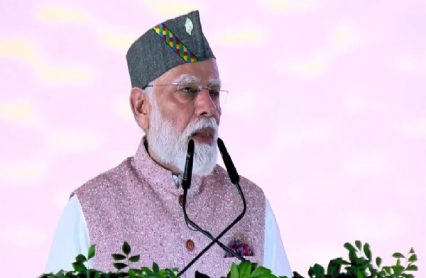 உத்தராகண்டில் ரூ.8,260 கோடியில் வளர்ச்சி திட்டங்களை பிரதமர் மோடி தொடங்கி வைத்தார் உத்தராகண்டில் ரூ.8,260 கோடியில் வளர்ச்சி திட்டங்களை பிரதமர் மோடி தொடங்கி வைத்தார்