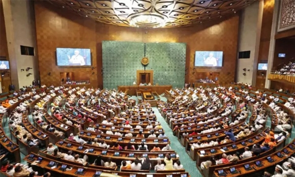 பரபரப்பான அரசியல் சூழ்நிலையில் இன்று தொடங்கும் நாடாளுமன்ற குளிர்கால கூட்டத்தொடர் பரபரப்பான அரசியல் சூழ்நிலையில் இன்று தொடங்கும் நாடாளுமன்ற குளிர்கால கூட்டத்தொடர்