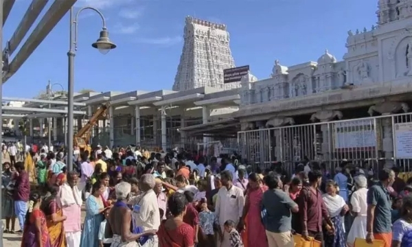 திருச்செந்தூர் முருகன் கோயிலில் டிசம்பர் 16-ம் தேதி முதல் ஜனவரி 14-ம் தேதி வரை மார்கழி மாதத்தை ஒட்டி நடைதிறப்பு, பூஜை கால நேரங்களில் மாற்றம் திருச்செந்தூர் முருகன் கோயிலில் டிசம்பர் 16-ம் தேதி முதல் ஜனவரி 14-ம் தேதி வரை மார்கழி மாதத்தை ஒட்டி நடைதிறப்பு, பூஜை கால நேரங்களில் மாற்றம்