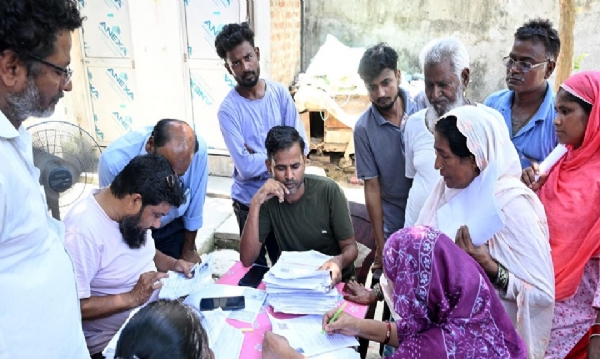 எஸ்.ஐ.ஆர். படிவத்தை சமர்ப்பிக்க மேலும் 3 நாள்கள் அவகாசம் நீட்டிப்பு எஸ்.ஐ.ஆர். படிவத்தை சமர்ப்பிக்க மேலும் 3 நாள்கள் அவகாசம் நீட்டிப்பு