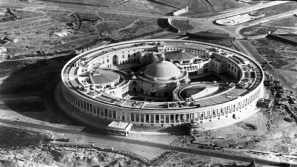 இந்தியாவின் தலைநகரம் கல்கத்தாவிலிருந்து டெல்லிக்கு மாற்றப்பட்டது