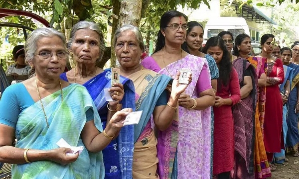 கேரளாவில் உள்ளாட்சி தேர்தலில் பதிவான வாக்குகள் எண்ணும் பணி காலை 8 மணியளவில் தொடக்கம் கேரளாவில் உள்ளாட்சி தேர்தலில் பதிவான வாக்குகள் எண்ணும் பணி காலை 8 மணியளவில் தொடக்கம்