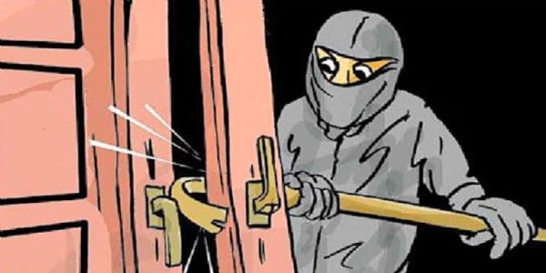 பஞ்சாபில் திருடர்களை எதிர்த்து போராடி ஓட விட்ட பெண்கள்