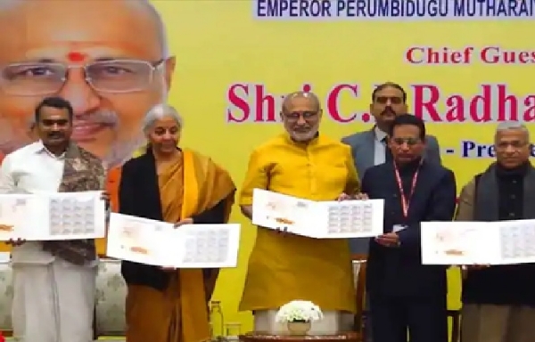 துணை ஜனாதிபதி சி.பி.ராதாகிருஷ்ணன் பெரும்பிடுகு முத்தரையர் தபால் தலையை வெளியிட்டார் துணை ஜனாதிபதி சி.பி.ராதாகிருஷ்ணன் பெரும்பிடுகு முத்தரையர் தபால் தலையை வெளியிட்டார்