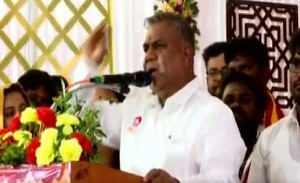 தவெகவின் வேட்பாளர்களை தலைவர் விஜய் மட்டும் தான் அறிவிப்பார் - புஸ்ஸி ஆனந்த் விளக்கம் தவெகவின் வேட்பாளர்களை தலைவர் விஜய் மட்டும் தான் அறிவிப்பார் - புஸ்ஸி ஆனந்த் விளக்கம்