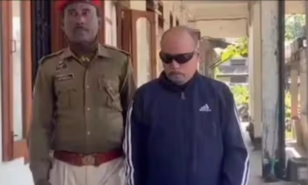 அசாமில் பாகிஸ்தான் உளவு அமைப்பான ஐஎஸ்ஐ உடன் தொடர்பு வைத்திருந்த ஓய்வுபெற்ற இந்திய விமானப்படை அதிகாரி கைது அசாமில் பாகிஸ்தான் உளவு அமைப்பான ஐஎஸ்ஐ உடன் தொடர்பு வைத்திருந்த ஓய்வுபெற்ற இந்திய விமானப்படை அதிகாரி கைது