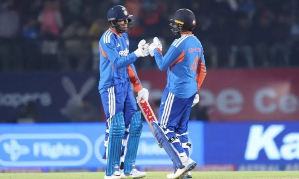 3வது டி20 - 7 விக்கெட் வித்தியாசத்தில் தென் ஆப்பிரிக்காவை வீழ்த்தி இந்தியா அபார வெற்றி 3வது டி20 - 7 விக்கெட் வித்தியாசத்தில் தென் ஆப்பிரிக்காவை வீழ்த்தி இந்தியா அபார வெற்றி