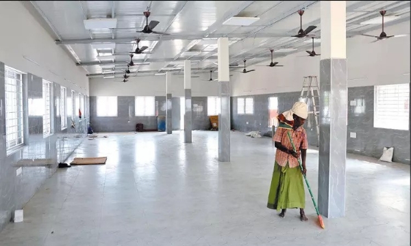 சென்னை மாநகராட்சி சார்பில் மெரினாவில் இம்மாத இறுதியில் பயன்பாட்டுக்கு வரும் இரவு நேர காப்பகம் சென்னை மாநகராட்சி சார்பில் மெரினாவில் இம்மாத இறுதியில் பயன்பாட்டுக்கு வரும் இரவு நேர காப்பகம்