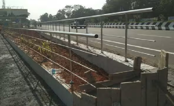 மாமல்லபுரம் நுழைவாயிலில் சாலையோர பூங்கா - நெடுஞ்சாலைத் துறை ஏற்பாடு மாமல்லபுரம் நுழைவாயிலில் சாலையோர பூங்கா - நெடுஞ்சாலைத் துறை ஏற்பாடு