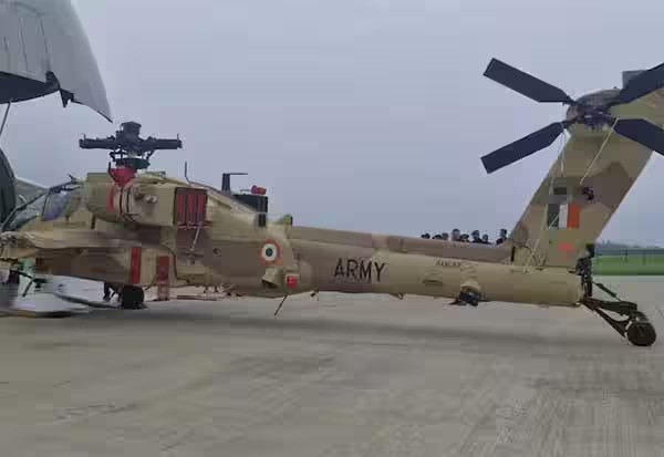 இந்திய ராணுவத்தின் தாக்குதல் திறனை அதிகரிக்க அமெரிக்காவில் இருந்து 3 அப்பாச்சி ஹெலிகாப்டர்கள் விரைவில் இந்தியா வருகை இந்திய ராணுவத்தின் தாக்குதல் திறனை அதிகரிக்க அமெரிக்காவில் இருந்து 3 அப்பாச்சி ஹெலிகாப்டர்கள் விரைவில் இந்தியா வருகை