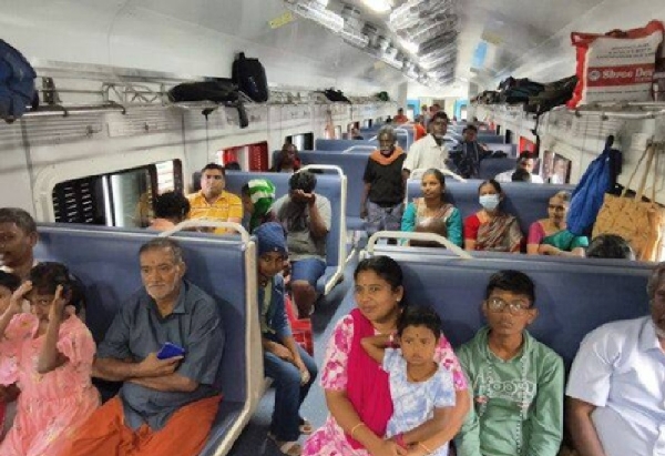 திருச்சி-திருவனந்தபுரம் இன்டர்சிட்டி ரெயிலில் இன்று முதல் நவீன ரெயில் பெட்டிகள் இணைப்பு திருச்சி-திருவனந்தபுரம் இன்டர்சிட்டி ரெயிலில் இன்று முதல் நவீன ரெயில் பெட்டிகள் இணைப்பு