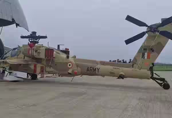 அமெரிக்காவில் தயார் செய்யப்பட்ட 3 அப்பாச்சி ஹெலிகாப்டர்கள் இந்திய ராணுவத்திடம் ஒப்படைப்பு அமெரிக்காவில் தயார் செய்யப்பட்ட 3 அப்பாச்சி ஹெலிகாப்டர்கள் இந்திய ராணுவத்திடம் ஒப்படைப்பு