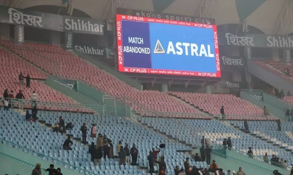 கடும் பனிமூட்டத்தால் இந்தியா - தென் ஆப்பிரிக்கா 4-வது டி20 கிரிக்கெட் போட்டி ரத்து கடும் பனிமூட்டத்தால் இந்தியா - தென் ஆப்பிரிக்கா 4-வது டி20 கிரிக்கெட் போட்டி ரத்து