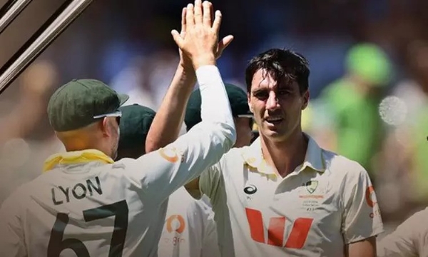 ஆஷஸ் 3-வது டெஸ்ட் - இங்கிலாந்து அணி 2-வது நாள் முடிவில் முதல் இன்னிங்சில் 8 விக்கெட்டுகள்  இழந்து 213 ரன்கள்