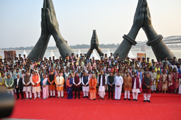 வடக்கு மற்றும் தெற்கு கலாச்சாரங்களின் குறிப்பிடத்தக்க சங்கமமான காசி-தமிழ் சங்கத்தை முதலமைச்சர் திறந்து வைத்தார்.