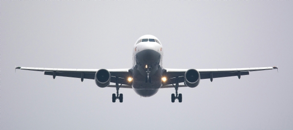 வெடிகுண்டு மிரட்டலை அடுத்து குவைத்-ஐதராபாத் இண்டிகோ விமானம் மும்பை விமான நிலையத்தில் தரையிறக்கம் வெடிகுண்டு மிரட்டலை அடுத்து குவைத்-ஐதராபாத் இண்டிகோ விமானம் மும்பை விமான நிலையத்தில் தரையிறக்கம்