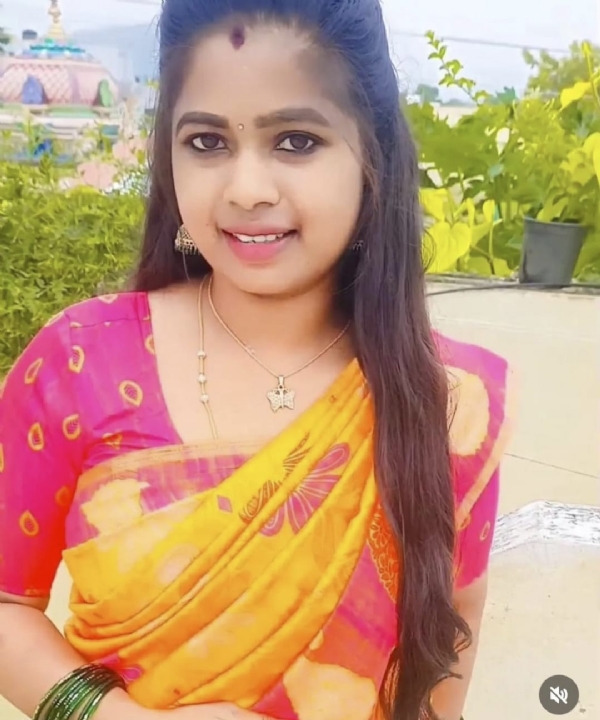 The news in English is: A 25-year-old woman died on the spot after being hit by a government bus in Coimbatore. The news in English is: A 25-year-old woman died on the spot after being hit by a government bus in Coimbatore.