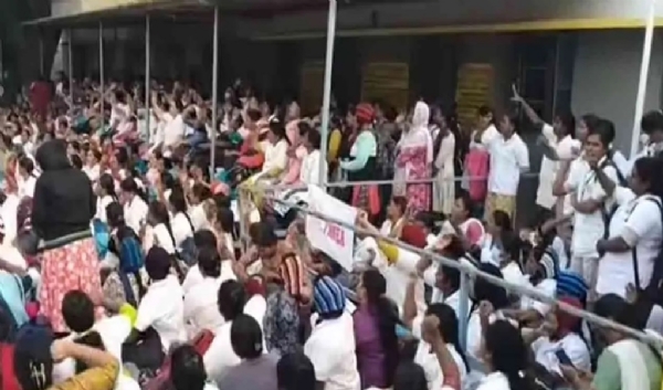 3வது நாளாக தொடரும் செவிலியர்கள் போராட்டம் 3வது நாளாக தொடரும் செவிலியர்கள் போராட்டம்