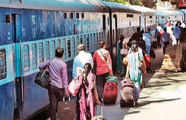 ஜனவரி 12-ந்தேதி முதல் டிக்கெட் முன்பதிவு செய்ய ஆதார் இணைப்பு கட்டாயம் - ரயில்வே அறிவிப்பு